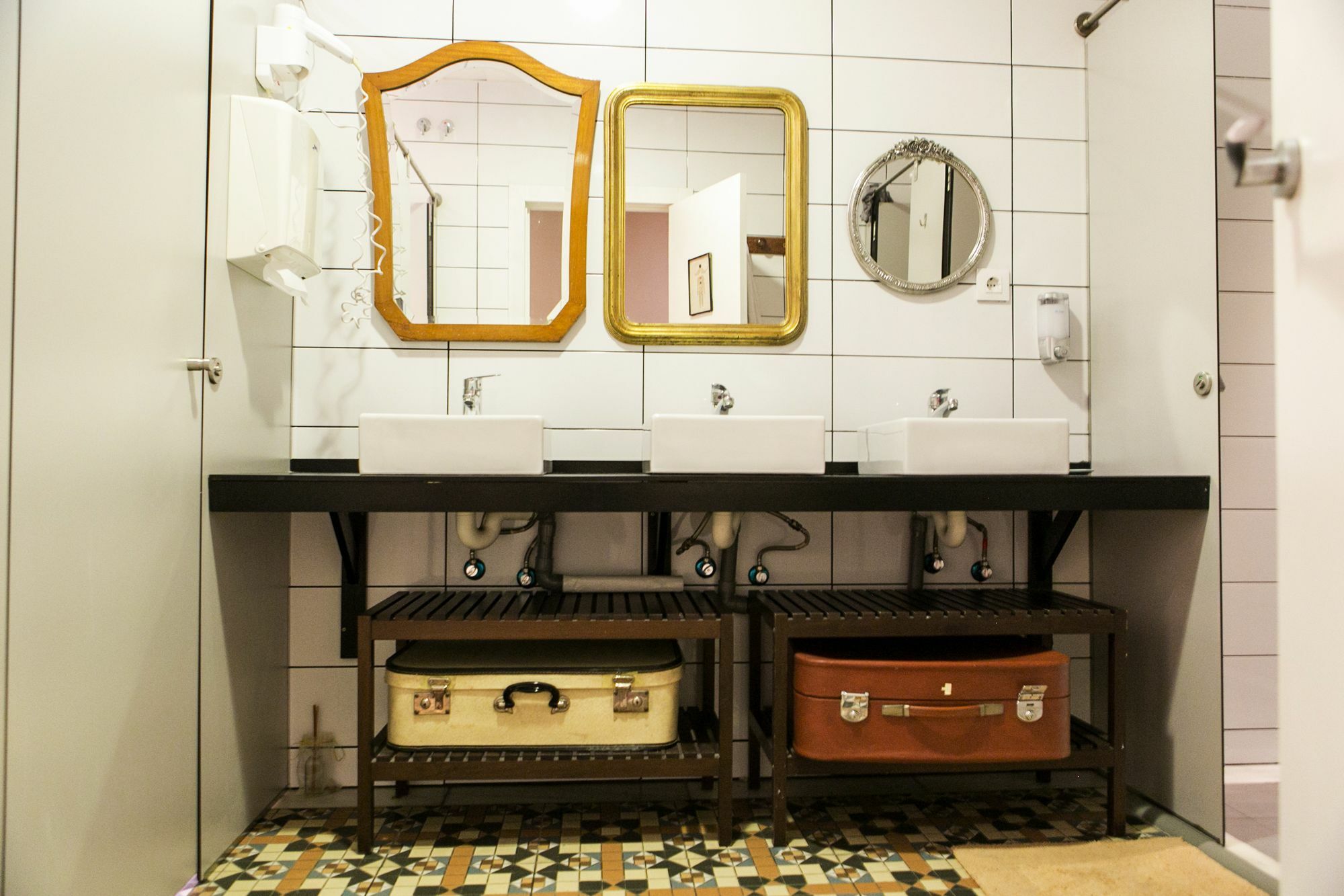 Pars Tailor'S Hostel บาร์เซโลนา ภายนอก รูปภาพ