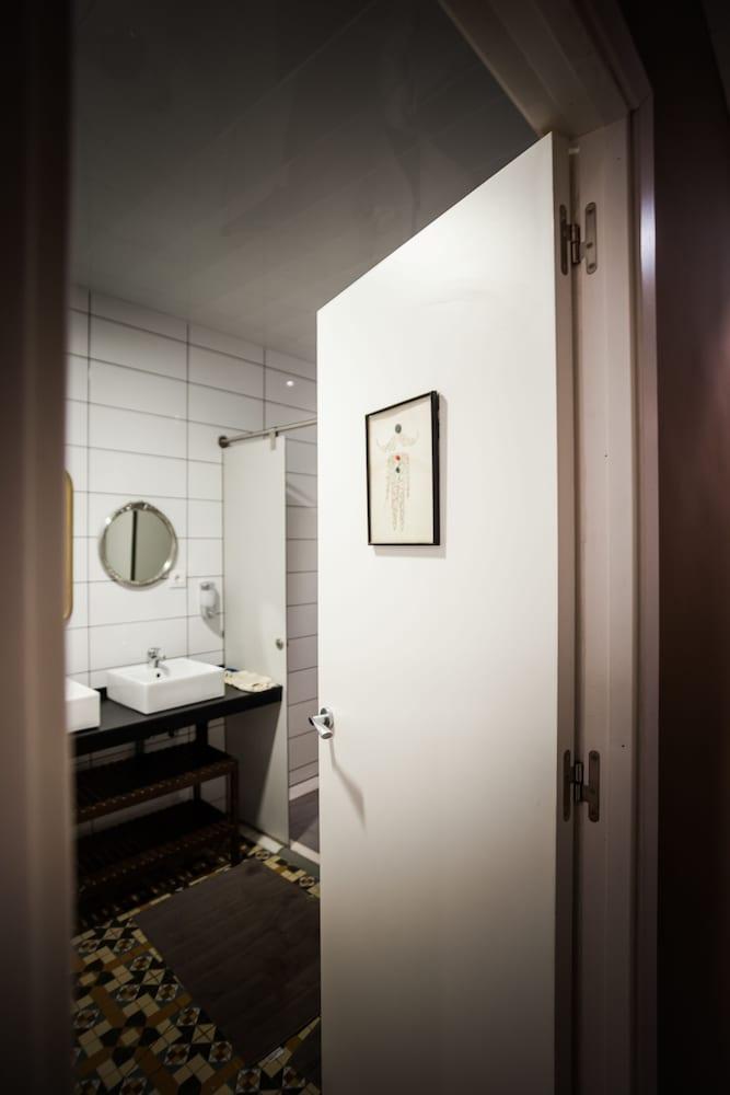 Pars Tailor'S Hostel บาร์เซโลนา ภายนอก รูปภาพ